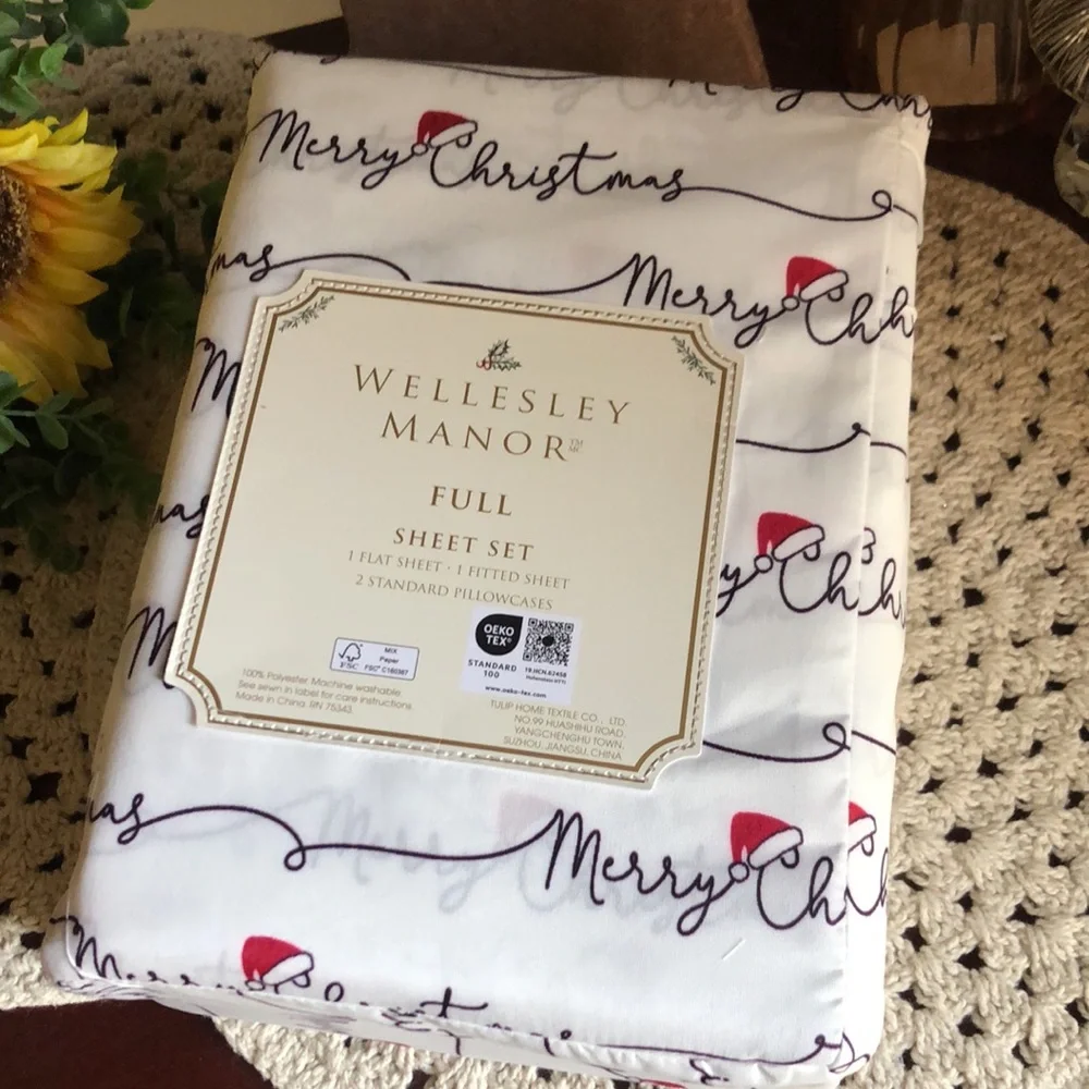 Wellesley Manor Merry Christmas Santa Hat Sheet Set - FULL